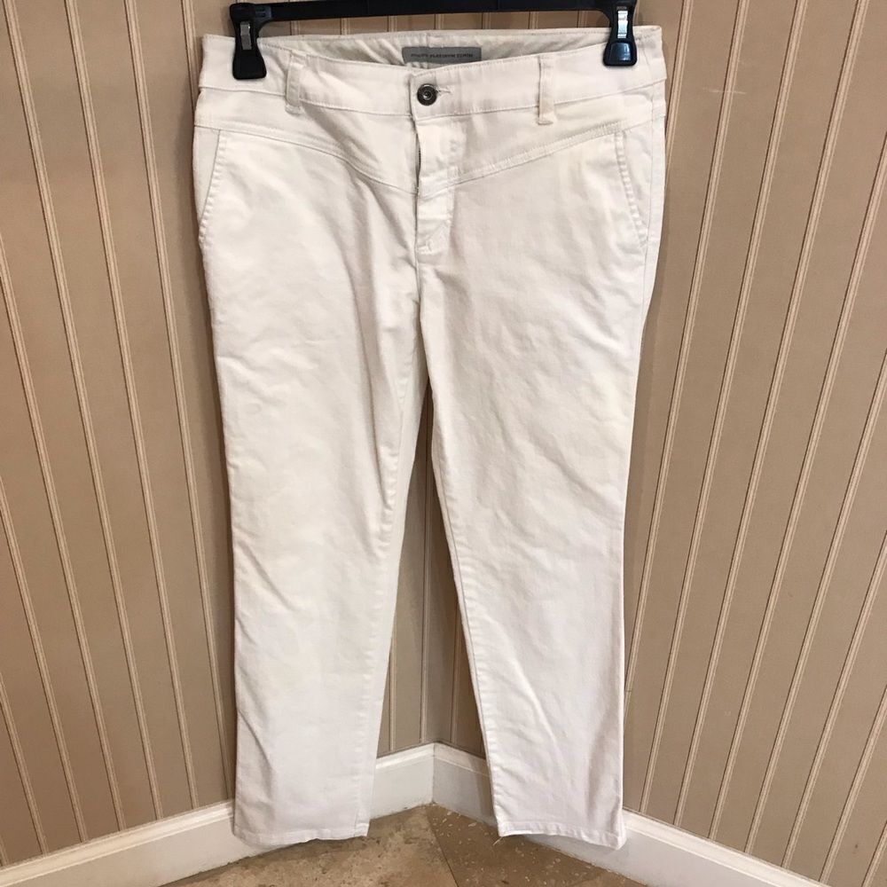 🌟CLEARANCE🌟Chico’s white pants in size 0.5